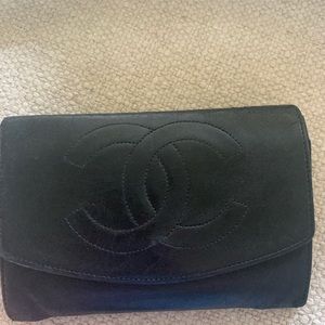 Chanel wallet on chain